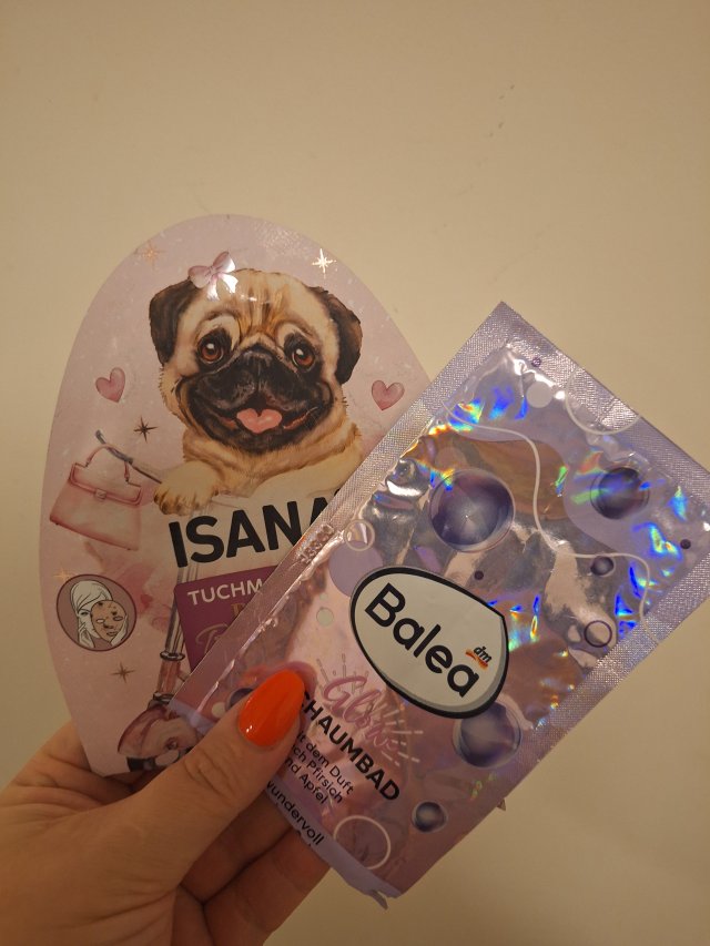 Denkowanie część druga :) Grudzień, kosmetyki w świątecznych opakowaniach lub w świątecznych kolorach: czerwonym, zielonym i złotym 