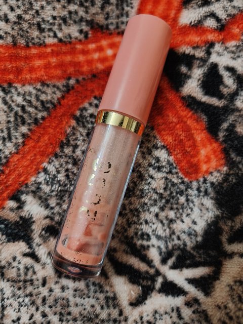 Denkowanie część druga :) Grudzień, kosmetyki w świątecznych opakowaniach lub w świątecznych kolorach: czerwonym, zielonym i złotym 