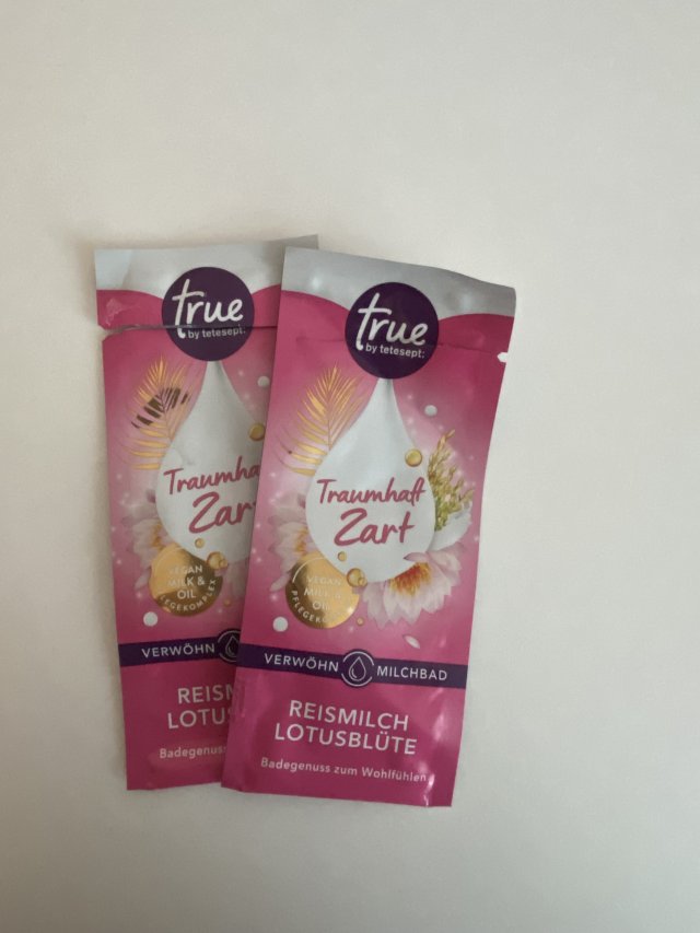 Denkowanie część druga :) Grudzień, kosmetyki w świątecznych opakowaniach lub w świątecznych kolorach: czerwonym, zielonym i złotym 