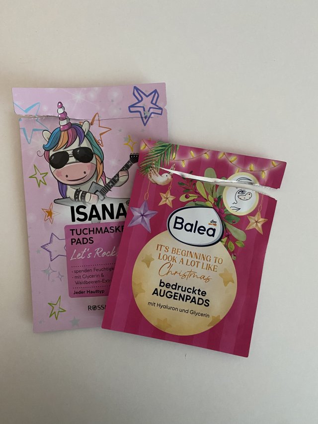 Denkowanie część druga :) Grudzień, kosmetyki w świątecznych opakowaniach lub w świątecznych kolorach: czerwonym, zielonym i złotym 