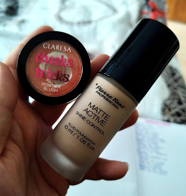 Denkowanie część druga :) Grudzień, kosmetyki w świątecznych opakowaniach lub w świątecznych kolorach: czerwonym, zielonym i złotym 