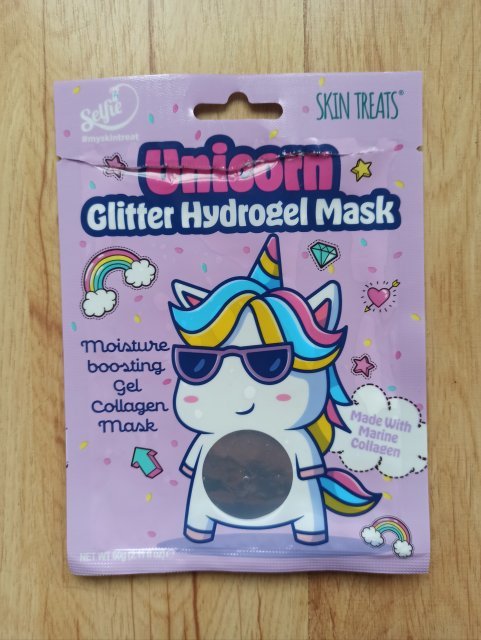 Denkowanie część druga :) Grudzień, kosmetyki w świątecznych opakowaniach lub w świątecznych kolorach: czerwonym, zielonym i złotym 