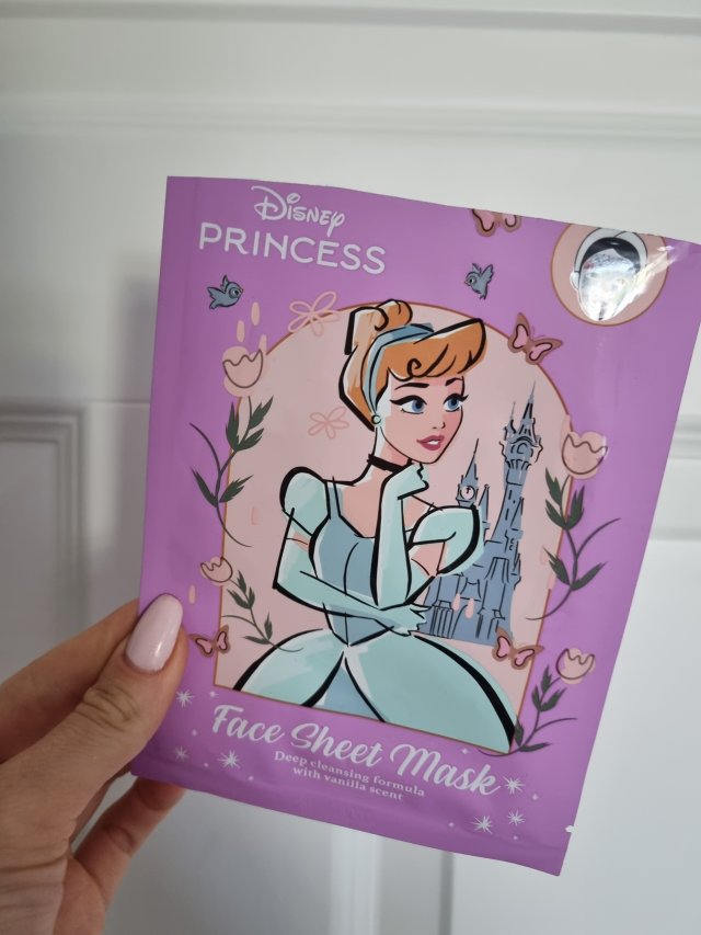 Denkowanie część druga :) Grudzień, kosmetyki w świątecznych opakowaniach lub w świątecznych kolorach: czerwonym, zielonym i złotym 