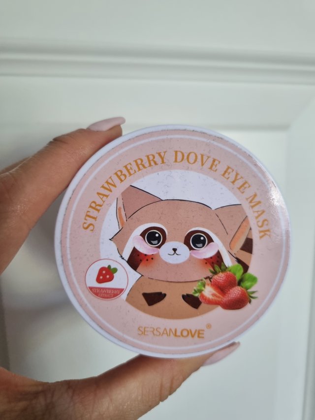 Denkowanie część druga :) Grudzień, kosmetyki w świątecznych opakowaniach lub w świątecznych kolorach: czerwonym, zielonym i złotym 