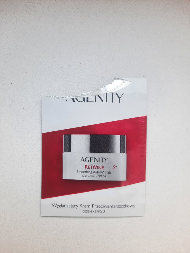 Denkowanie część druga :) Grudzień, kosmetyki w świątecznych opakowaniach lub w świątecznych kolorach: czerwonym, zielonym i złotym 