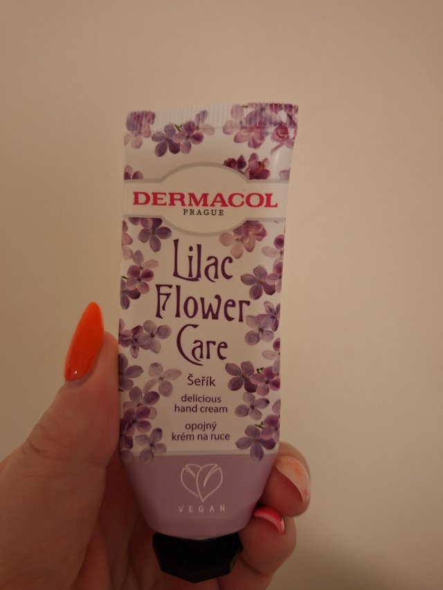 Denkowanie część druga :) Grudzień, kosmetyki w świątecznych opakowaniach lub w świątecznych kolorach: czerwonym, zielonym i złotym 