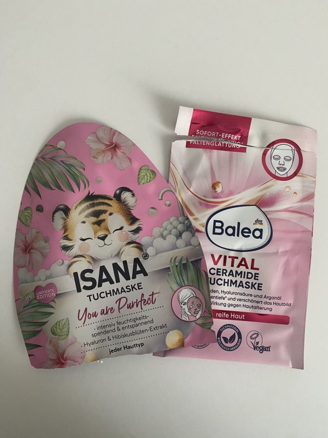 Denkowanie część druga :) Grudzień, kosmetyki w świątecznych opakowaniach lub w świątecznych kolorach: czerwonym, zielonym i złotym 