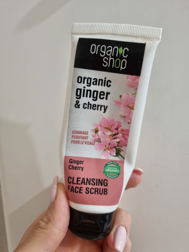 Denkowanie część druga :) Grudzień, kosmetyki w świątecznych opakowaniach lub w świątecznych kolorach: czerwonym, zielonym i złotym 