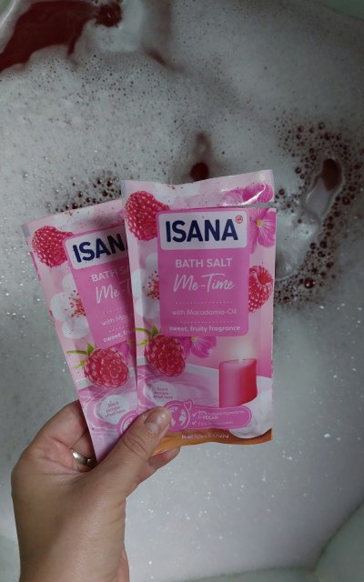 Isana Sól do kąpieli, Me-Time, Zapach malin i olejku macadamia