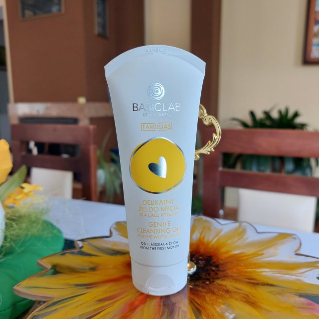 BasicLab Dermocosmetics Famillias, Żel pod prysznic dla całej rodziny