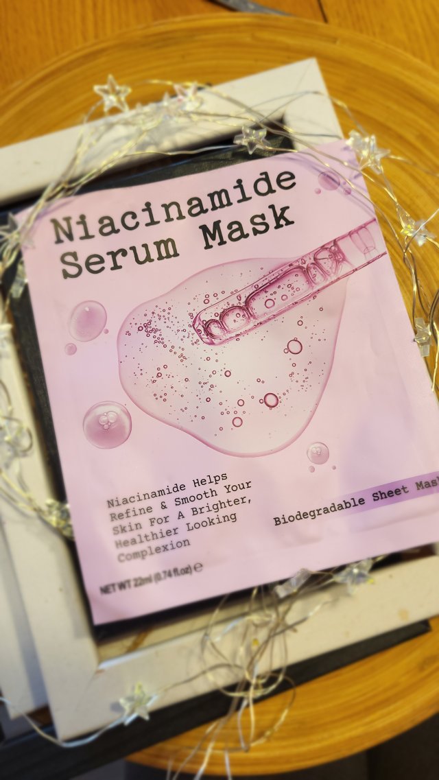 Skin Treats Maska do twarzy w płacie, Niacinamide Serum Mask