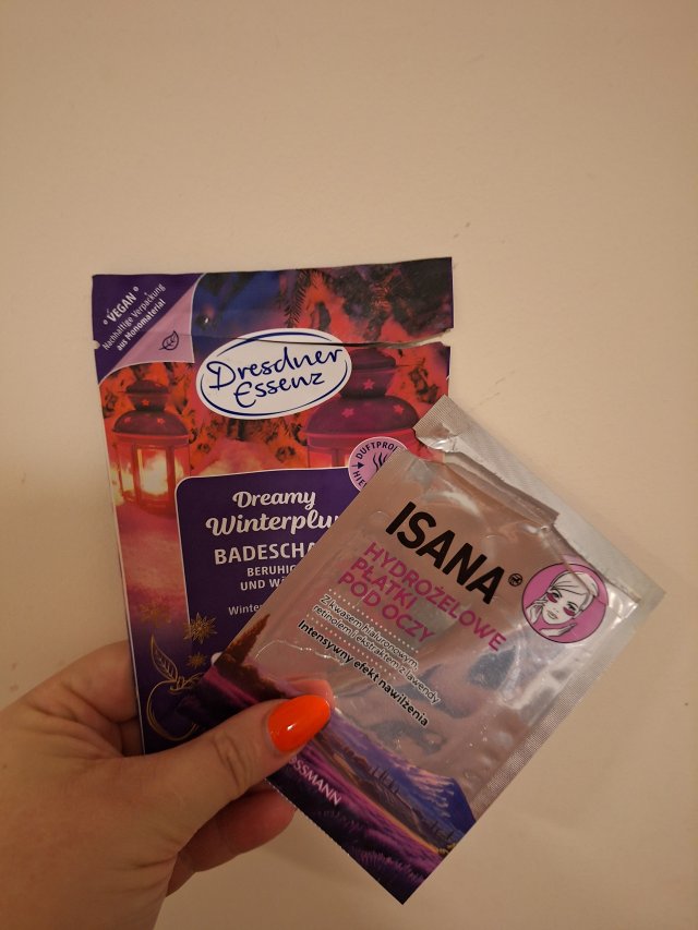 Denkowanie część druga :) Grudzień, kosmetyki w świątecznych opakowaniach lub w świątecznych kolorach: czerwonym, zielonym i złotym 