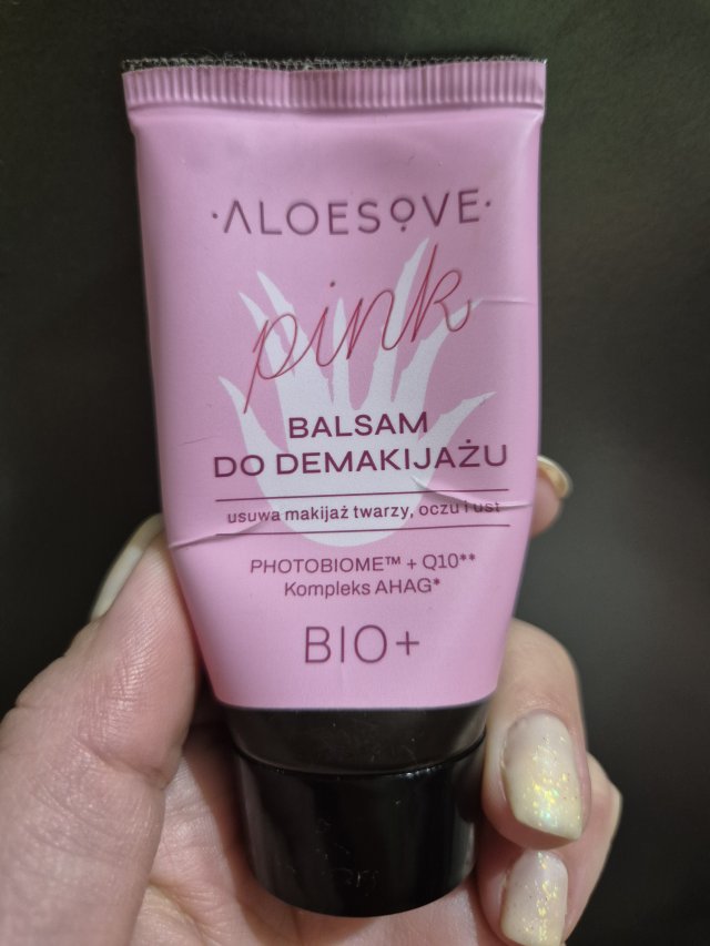 Denkowanie część druga :) Grudzień, kosmetyki w świątecznych opakowaniach lub w świątecznych kolorach: czerwonym, zielonym i złotym 