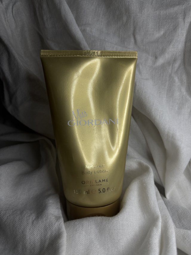  Oriflame/ Miss Giordani Perfumed Body Lotion 