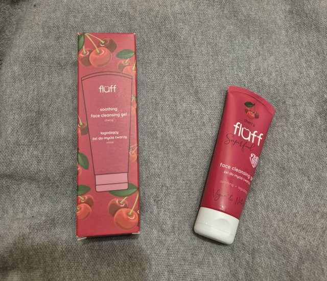 Fluff Superfood, Żel do mycia twarzy, Łagodzący, Cherry