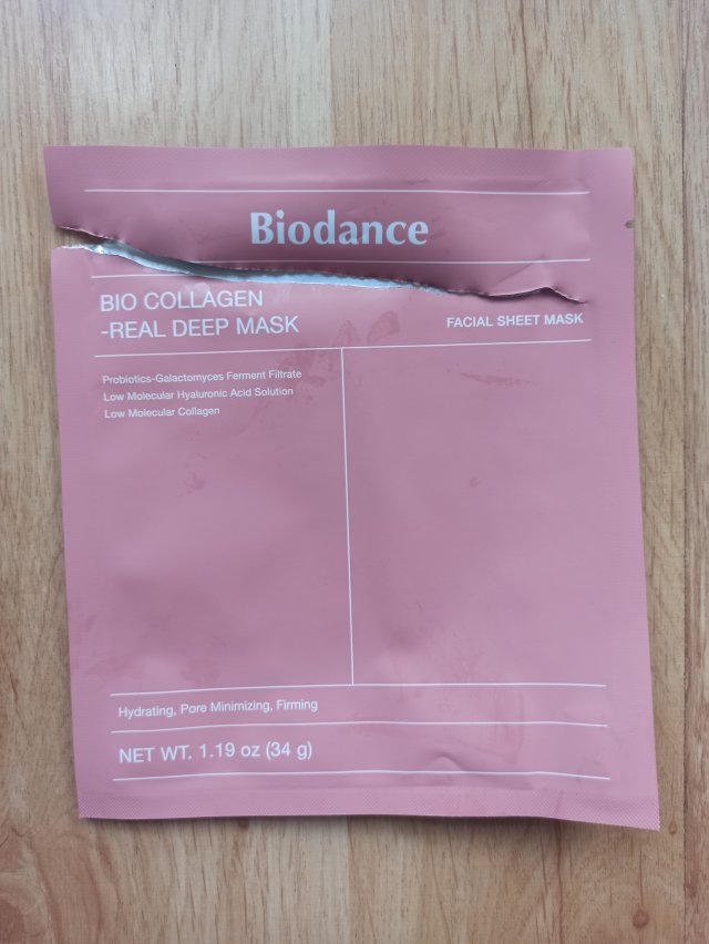 Denkowanie część druga :) Grudzień, kosmetyki w świątecznych opakowaniach lub w świątecznych kolorach: czerwonym, zielonym i złotym 