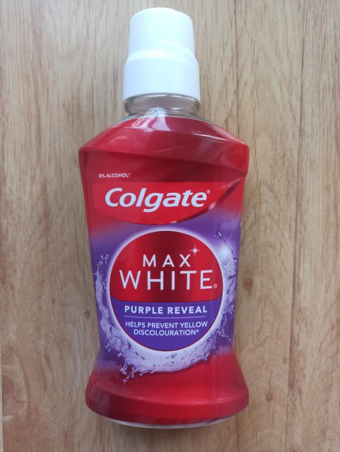 Denkowanie część druga :) Grudzień, kosmetyki w świątecznych opakowaniach lub w świątecznych kolorach: czerwonym, zielonym i złotym 