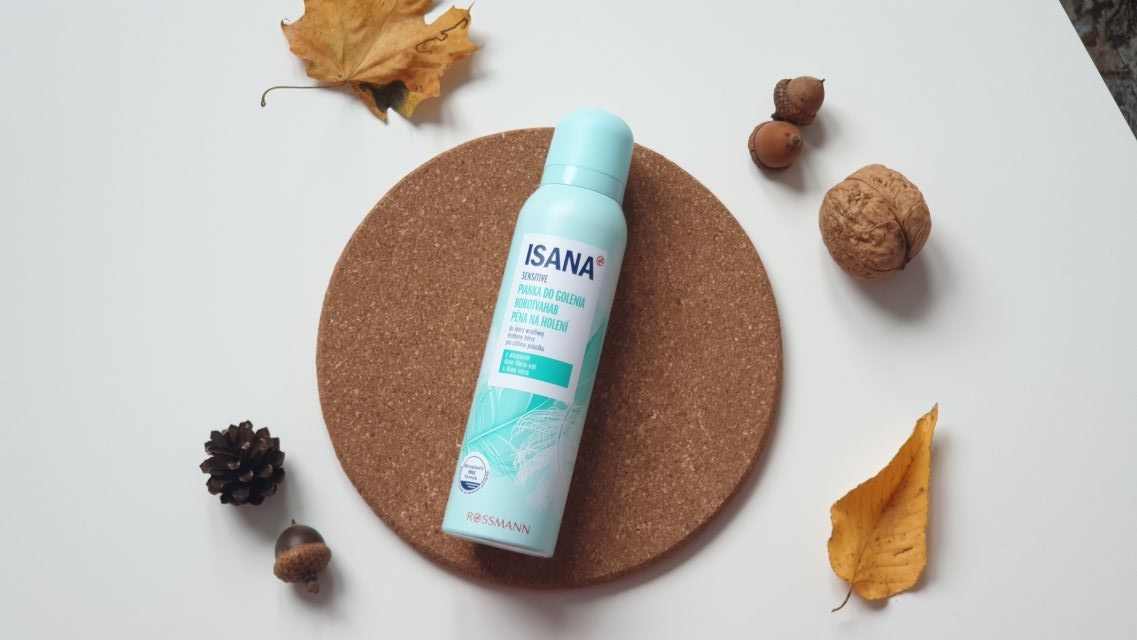 Isana, Sensitive pianka do golenia dla kobiet z wyciągiem z aloesu dedykowana skórze wrażliwej. 