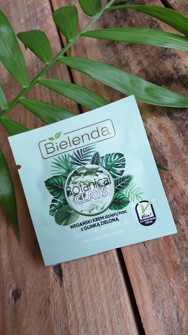 Bielenda Botanical Clays, Krem do twarzy, Wegański, Na dzień i na noc, Z glinką zieloną 