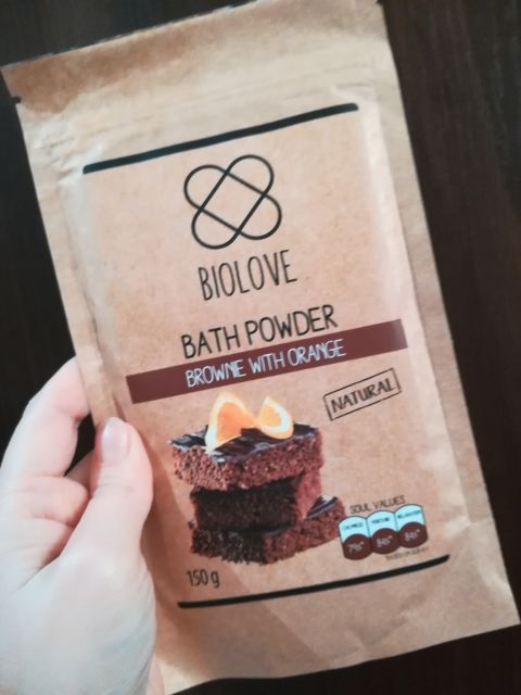 Biolove Puder do kąpieli, Brownie z pomarańczą