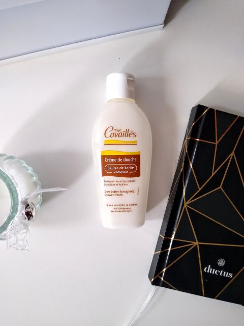 Roge Cavailles Krem pod prysznic, Masło shea & magnolia