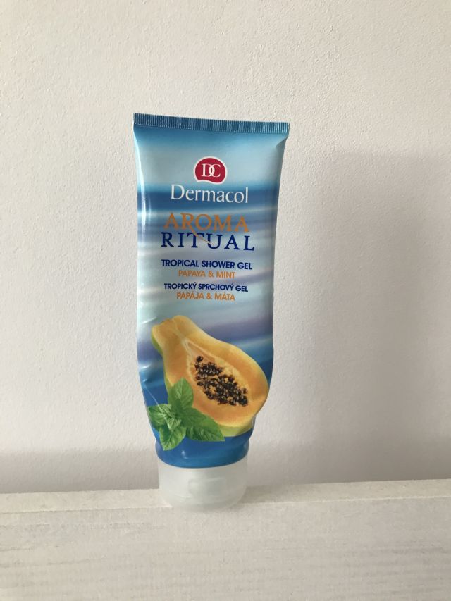 akcja denkowanie! grudzień - kosmetyki w świątecznych opakowaniach i świątecznych kolorach 🎄❄️⛄🎀🎁🎅