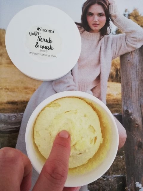 Pianka peelingująco-myjąca kokosowo-bananowa Nacomi