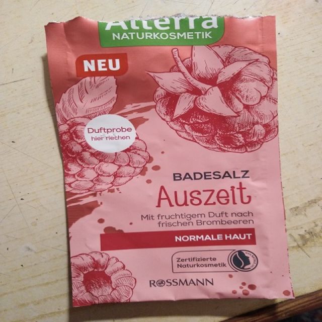 akcja denkowanie! grudzień - kosmetyki w świątecznych opakowaniach i świątecznych kolorach 🎄❄️⛄🎀🎁🎅