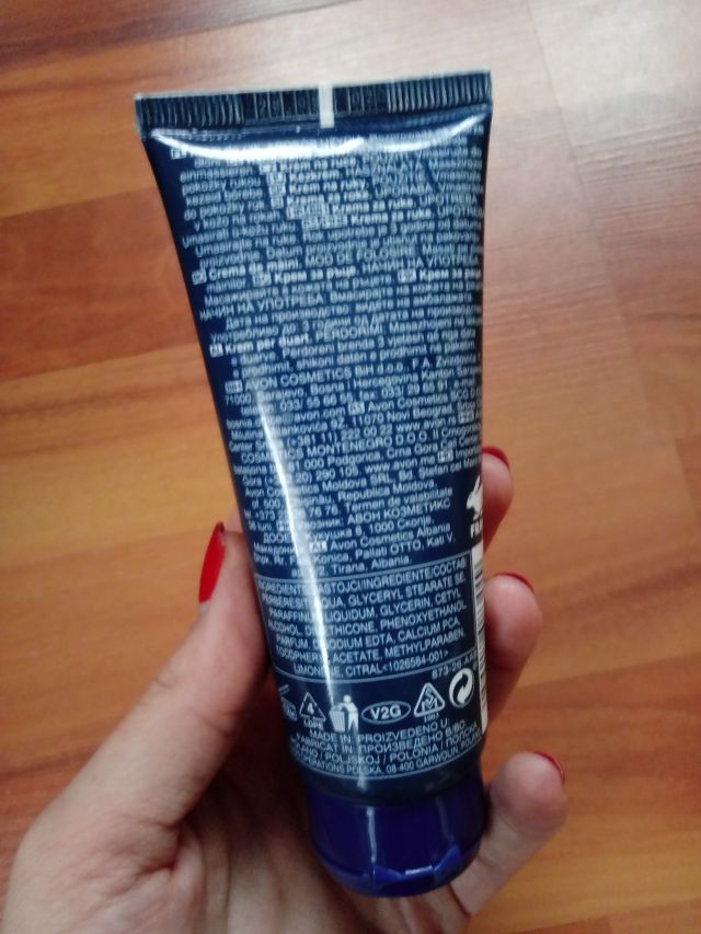 Avon Care, Glicerynowy krem do rąk i paznokci z jaśminem i witaminą E