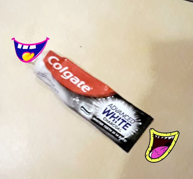 Colgate Pasta do zębów, Advanced White, Charcoal