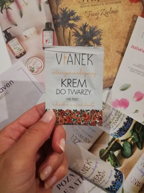 Krem do twarzy na noc intensywnie odżywczy z ekstraktem z szyszek chmielu 