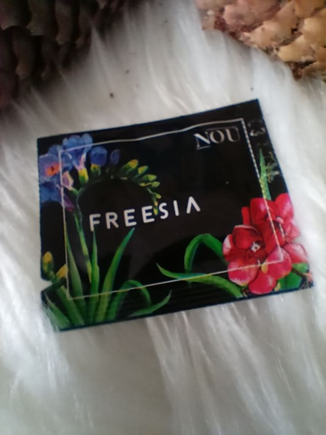 NOU Woda perfumowana, Freesia EDP