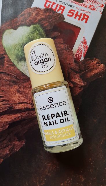 Essence Nail Repairing Oil, Olejek do paznokci i skórek