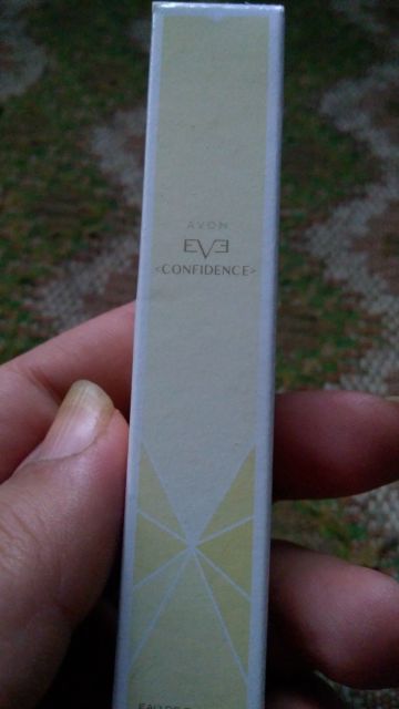 Eve Confidence perfumetka 10ml od marki Avon.