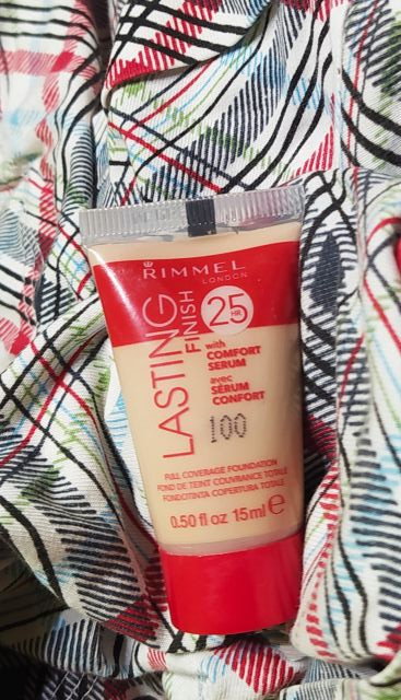 Rimmel lasting finish 25hr 100 ivory