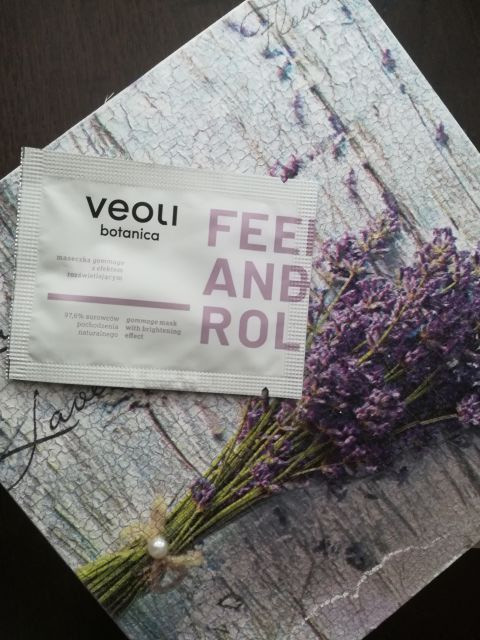 Veoli Botanica Maseczka do twarzy, Gommage, Z efektem rozświetlającym, Feed and Roll