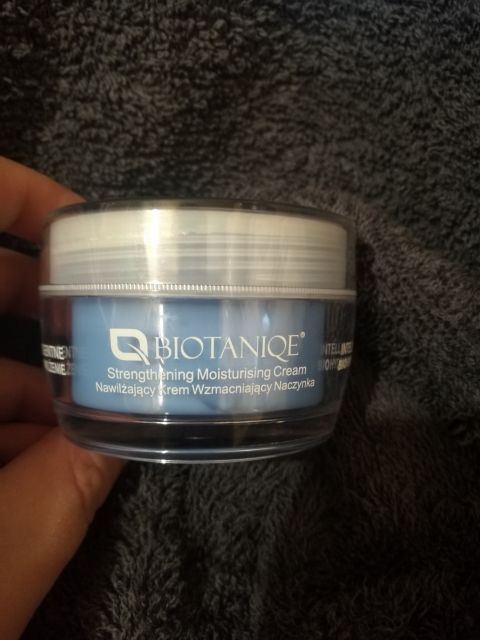 Biotaniqe Inteligentne Bionawilżenie, Krem do twarzy, Nawilżający, Wzmacniający Naczynka