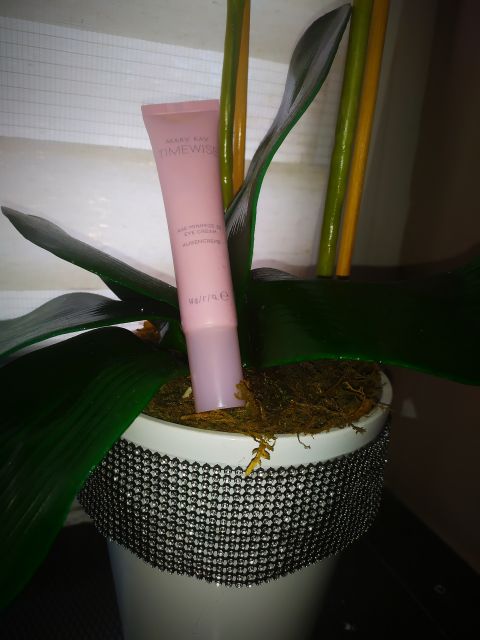 Mary Kay  TimeWise, Intensywnie regenerujący krem pod oczy