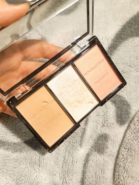 Paleta do konturowania Makeup Revolution