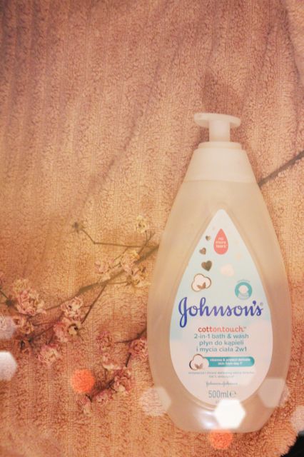 Johnson`s Płyn do mycia ciała, Cottontouch, 2w1