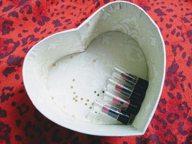 próbki szminki avon od nostami