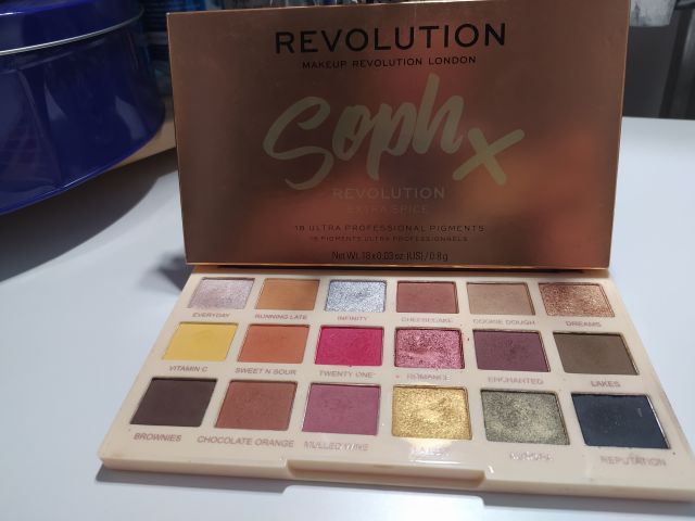 Makeup Revolution Paleta cieni, Soph X, Extra Spice