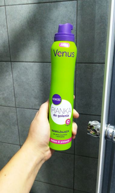 Venus Pianka do golenia, Nawilżająca, Melon i pistacja, Skóra wrażliwa i normalna