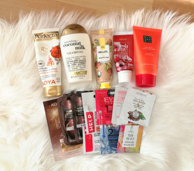 akcja denkowanie! grudzień - kosmetyki w świątecznych opakowaniach i świątecznych kolorach 🎄❄️⛄🎀🎁🎅