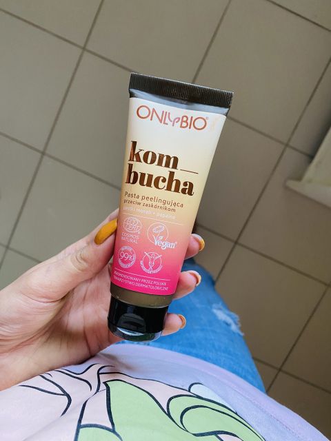 OnlyBio, Kombucha, Pasta peelingująca przeciw zaskórnikom `Pestki moreli + papaina`