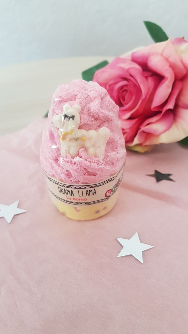 Bomb Cosmetics Babeczka do kąpieli, Drama Llama