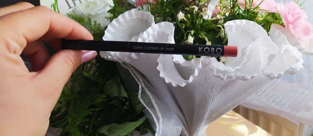 Kobo Long Lasting Lip Liner, numer 111, Rosewood