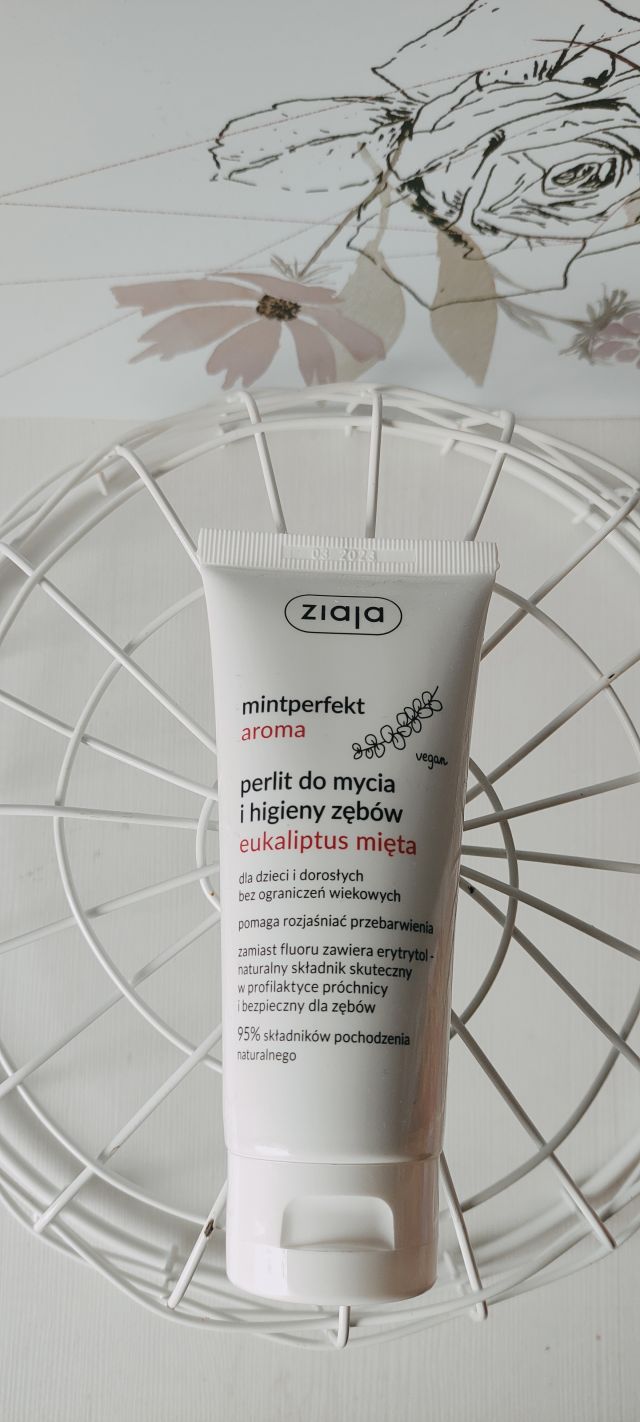 Ziaja Mintperfekt Aroma, Perlit do mycia i higieny zębów, Eukaliptus Mięta, Pomaga rozjaśniać przebarwienia