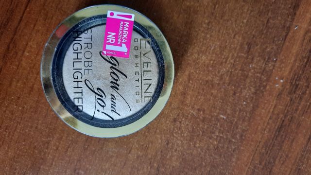 Eveline Glow and go! Highlight, Rozświetlacz do twarzy, nr 01 Champagne