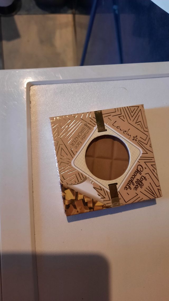Lovely Toffee Chocolate Powder, Bronzer do twarzy, Czekoladowy, Matowy